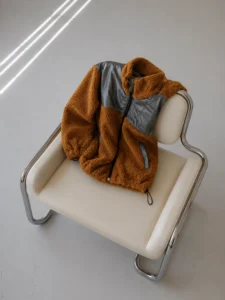 Vaikiška teddy striukė – garstyčių spalvos – papildomas produkto vaizdas 3 – SANDRÉ