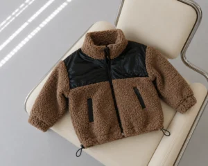 Vaikiška teddy striukė – kapučino – papildomas produkto vaizdas 2 – SANDRÉ