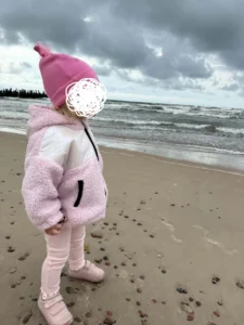 Vaikiška teddy striukė – rožinė – papildomas produkto vaizdas 2 – SANDRÉ