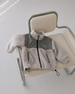 Vaikiška teddy striukė – sidabrinė su sidabrinėmis detalėmis – papildomas produkto vaizdas 3 – SANDRÉ
