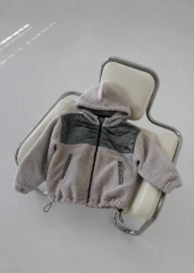 Vaikiška teddy striukė – sidabrinė su sidabrinėmis detalėmis – papildomas produkto vaizdas 5 – SANDRÉ