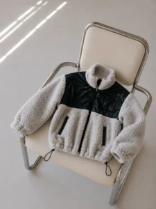 Vaikiška teddy striukė – sidabrinė su juodomis detalėmis – papildomas produkto vaizdas 2 – SANDRÉ
