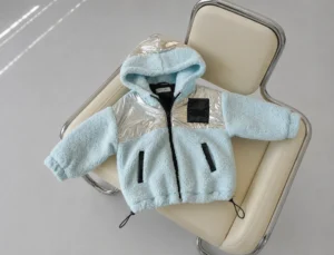 Vaikiška teddy striukė – žydra – papildomas produkto vaizdas 2 – SANDRÉ