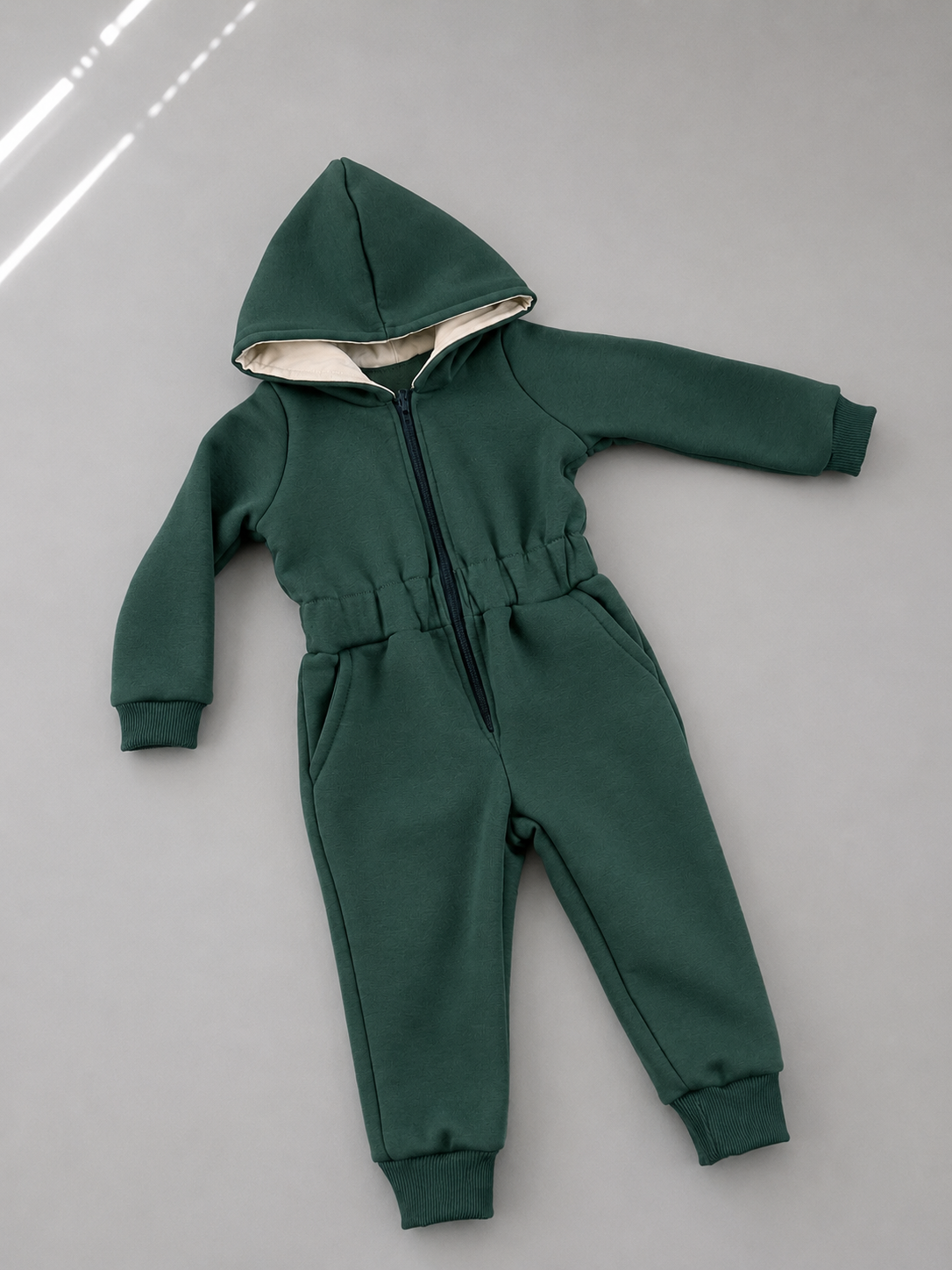 Vaikiškas kombinezonas su pūkeliu – „Khaki Green“ – SANDRÉ