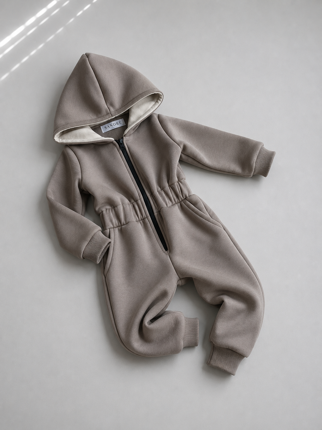 vaikiskas-kombinezonas-su-pukeliu-pure-cashmere Vaikiškas kombinezonas su pūkeliu – „Pure Cashmere“ – SANDRÉ